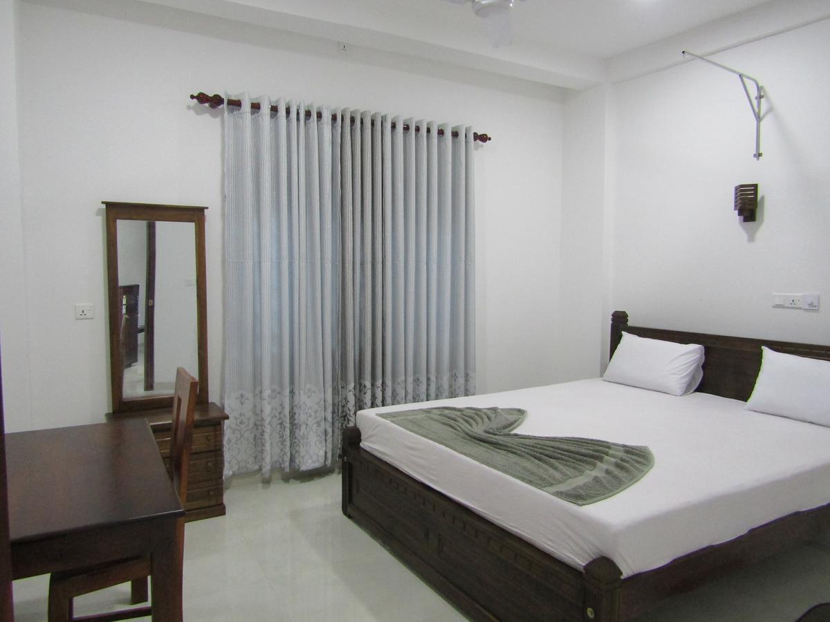 New Sea Lion Guest House Hikkaduwa Exterior foto